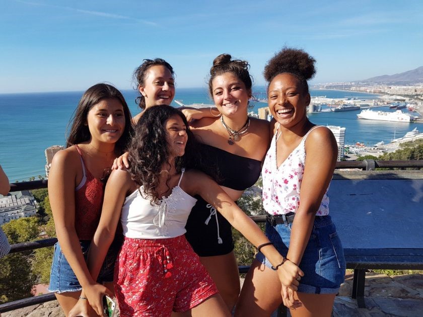 adolescentes, espagne, se faire des amis