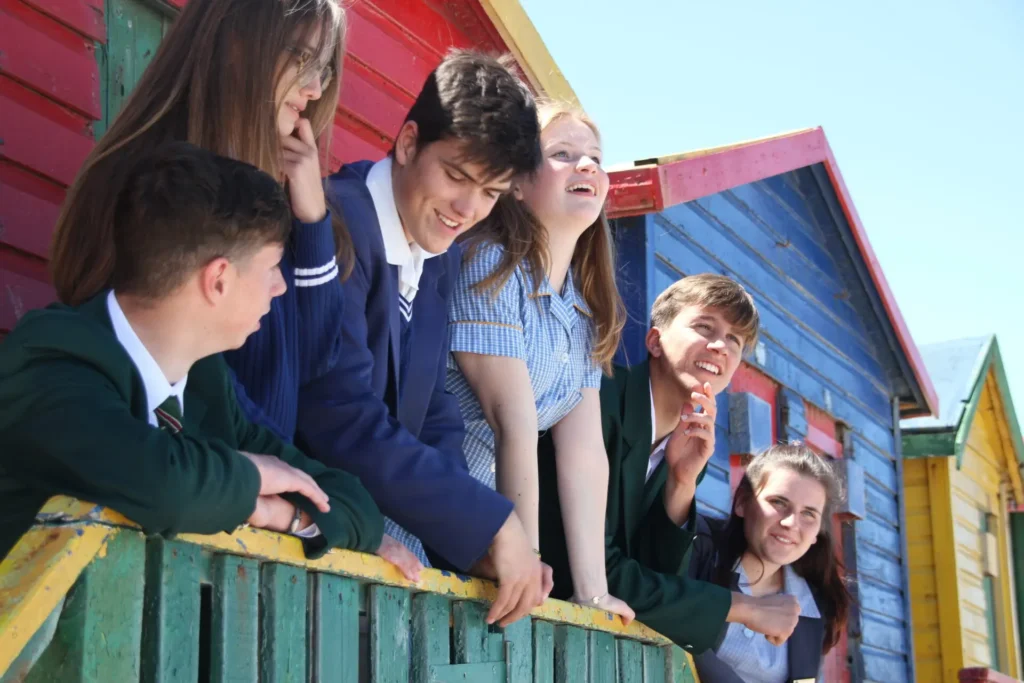 lyceens-uniformes-scolaires