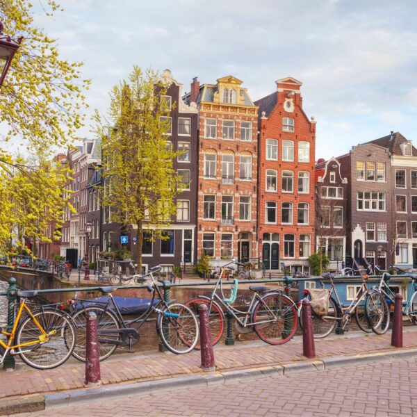 Amsterdam et Rotterdam en train