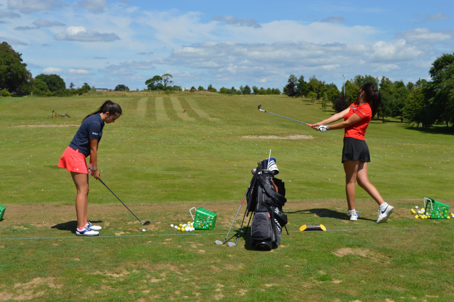 entraînement de golf pour adolescents lors d’un séjour anglais et golf en Irlande